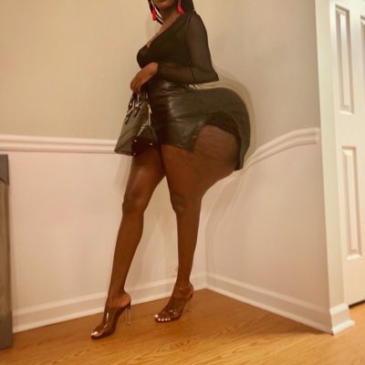 AfricanDonMama's tweet photo. If I throw it back, can you handle it? #NewProfilePic https://t.co/miLFAJaCaf