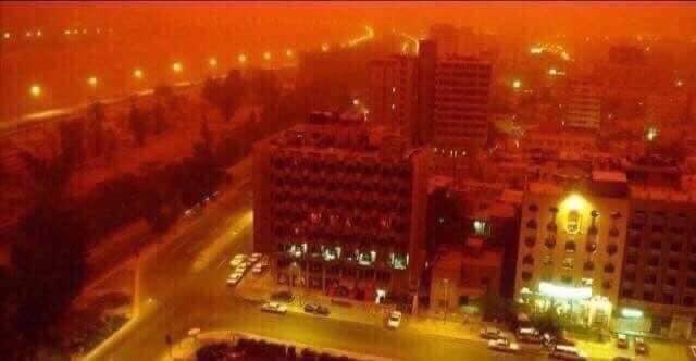 19 - 3 - 2003
بغداد
كأن السماء كانت تخبرنا بأن أهلها سيرحلون و أن هناك أيام لعينة قادمة. 
بداية غزوٍ غاشمٍ أنهى كل المعايير.