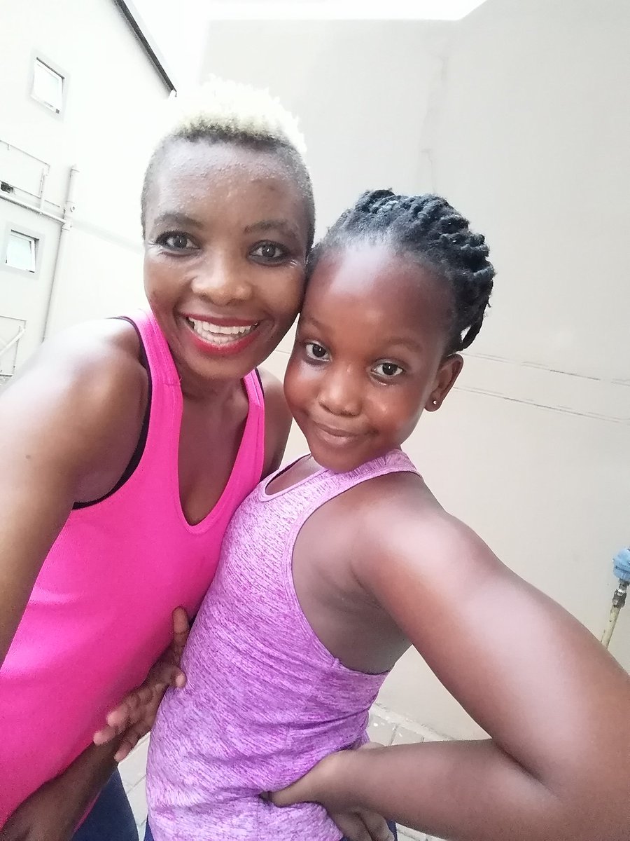SpokaziJordan's tweet photo. Before and after our 5km walk/run/jog..@Tyndoh_1
She insisted on coming with me, she got bitten by the #DeloitteChallenge bug..
#FetchYourBody2020
#90DAYSWITHOUTSUGAR2020
#RunningWithTumiSole
My niece the upcoming runner, 🙌🏾🙌🏾🙌🏾 https://t.co/MxJgRi9c1b