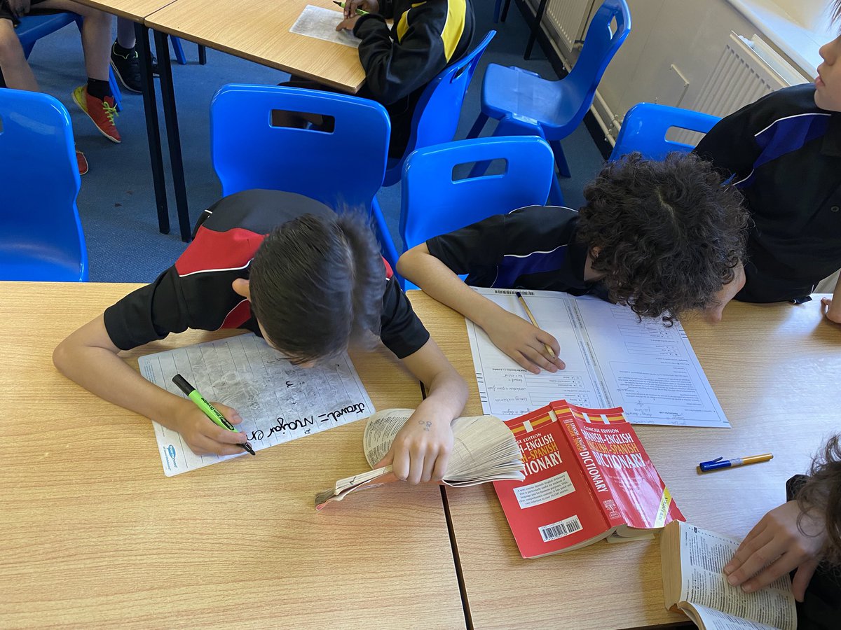MrBCurrier's tweet photo. And then a group of YR5 boys @mayfieldschool seeing a GCSE reading paper and asked if they could give it a go. Super effort demonstrated by all and the whole class then asking for a GCSE paper to complete at home. High aspirations for sure! #mflmayf #mfltwitterati https://t.co/SvucbSxCMG
