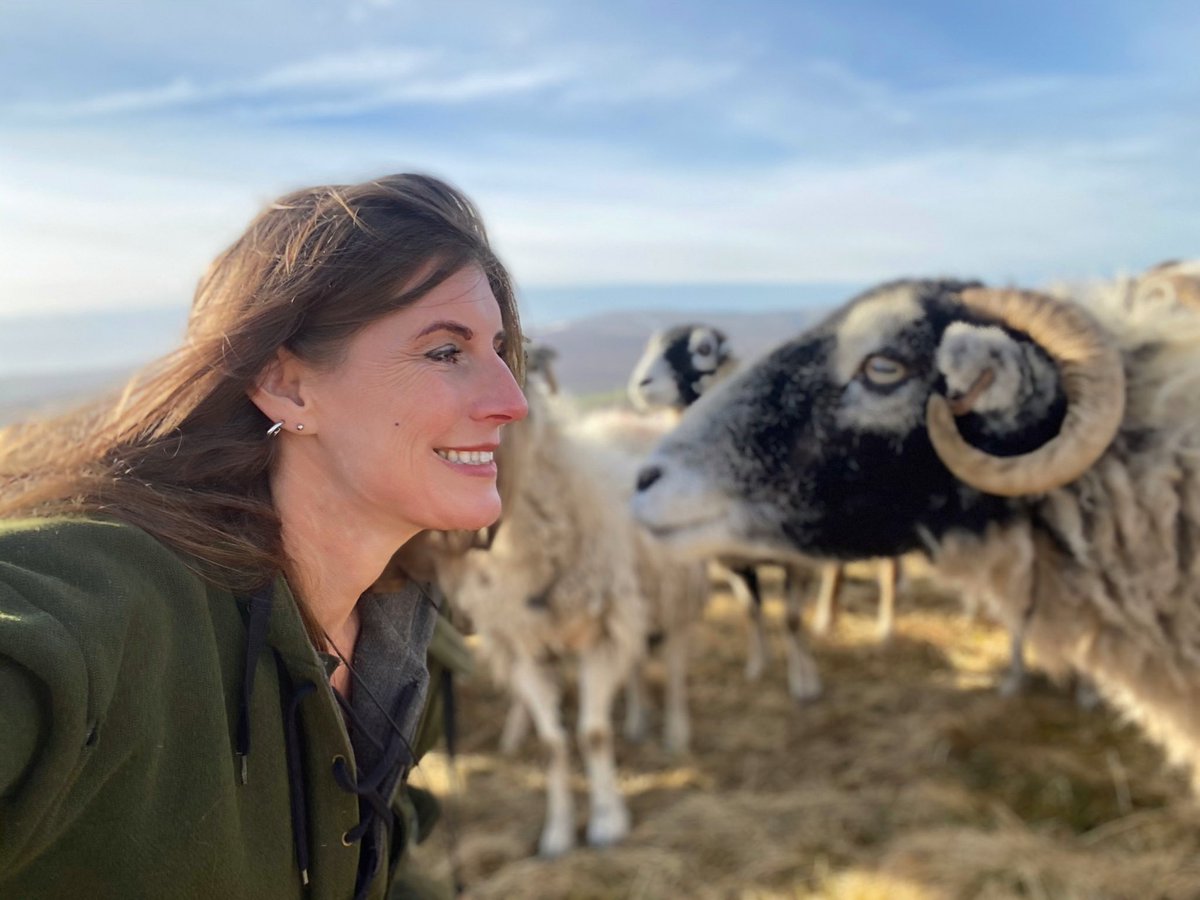 AmandaOwen8's tweet image. 🐑😍I love ewe😍🐑
#ReasonsToBeCheerful