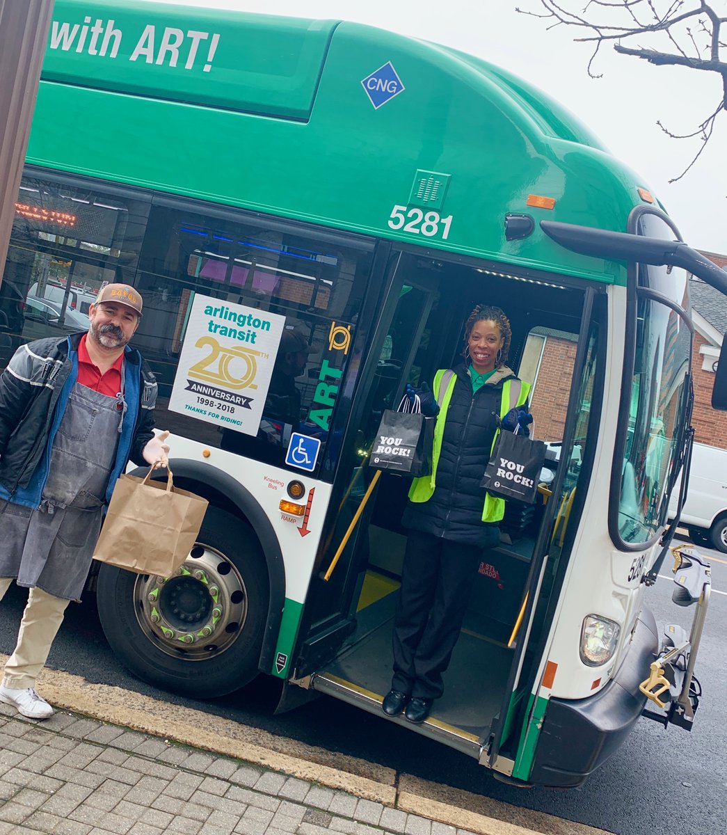 BayouBakery's tweet photo. Keep coming through we are here until 1PM passing out meals to Arlington Public School students &amp; their families. We love meeting our neighbors from all over the community! @realfoodforkids @SouthBlockCo #FruitfulPlanet  #supportlocal #supportyourlocalrestaurant #feedourkids https://t.co/CU7xCVWmsn