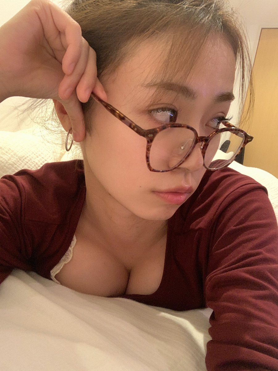 菜乃花 そしてずっと気になっていた ハーブピーリング 使っているのはメイドインジャパンで オーガニックのもの 皮膚が剥けず ダウンタイムがないので安心です １回でツヤツヤ実感 ニキビ ニキビ跡 毛穴 そして花粉アレルギーにも効果的