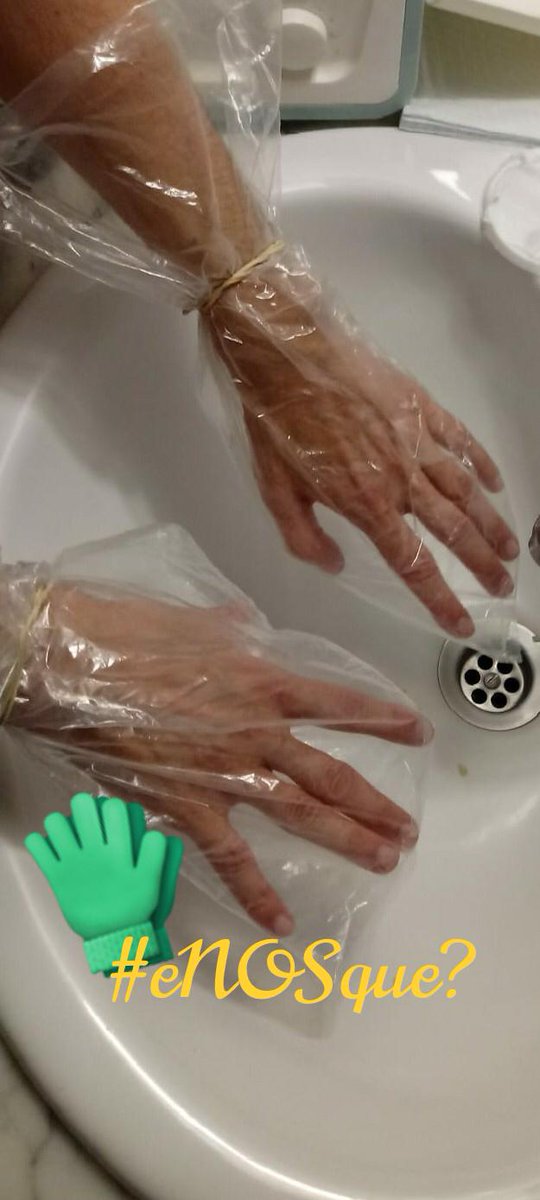 o_lecer's tweet photo. #eNOSque? @Xunta @FeijooGalicia @gobiernoespa no podemos atenderlos sin Epis. Exigimos acciones ya. Estáis llegando tarde a todos lados. https://t.co/cJqBretCcP