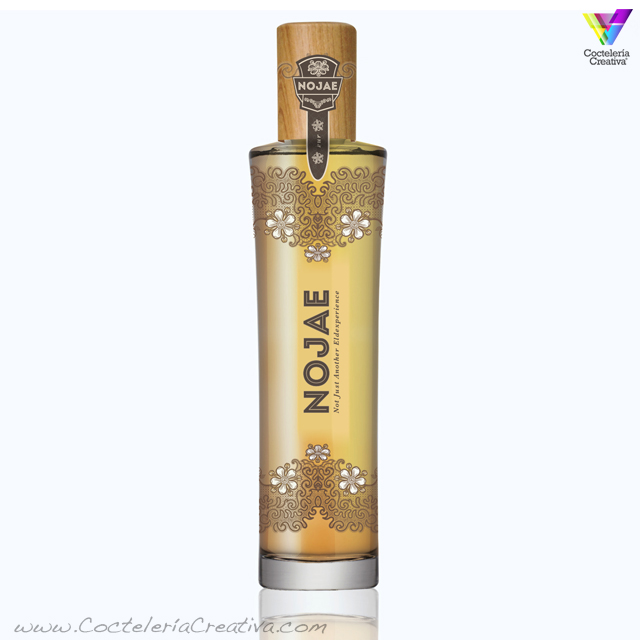 CreativeBar's tweet photo. #Nojae es un licor de flores elaborado en Francia, con un alto componente de flores de saúco, 100% naturales, seleccionadas a mano que se cosechan una única vez al año https://t.co/5DEteUuHoL #LicorFlores #bar #mixology #Bartenders #Wkyregal https://t.co/ov0vK2VOqa