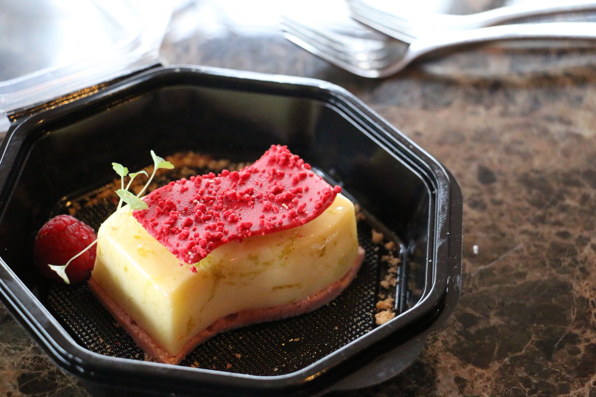 thuisbezorgd.nl/restaurant-muc…
Kazen en variatie van aardbei en limoen ✨