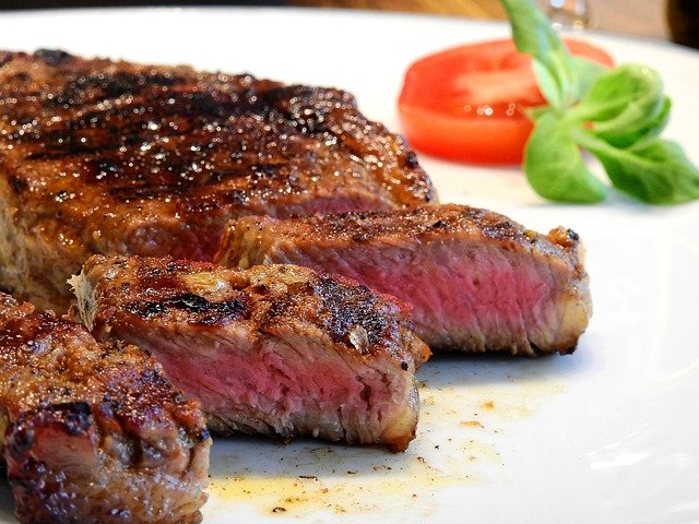 TossdSaladsSEA's tweet photo. Looking for a heartier, healthy lunch? 

Grab a salad and toss in fresh, seasoned steak for a bit of added protein! 

#Tossd #steak #salad https://t.co/mXsYEHaEyh