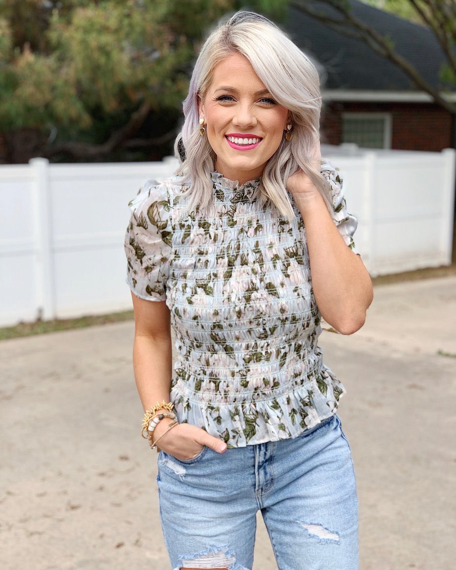 Roost_Boutique's tweet photo. Hey babes!!! With all this craziness going on, we have closed storefront😭 but good news is our website is ready to go and fully stocked with cute new arrivals!!! Use code “SHOPSMALL20” for 20% off your order! Lean into the Lord during this time, wash your hands, and shop small💕 https://t.co/4vwTROTnPX