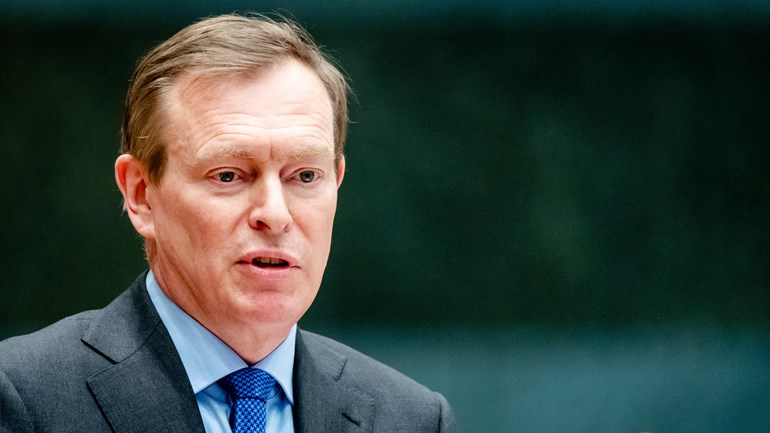 NLSportleven's tweet photo. Wij bedanken minister Bruno Bruins van Medische Zorg en Sport voor zijn ongelooflijke inzet om het coronavirus te bestrijden. @bruno_bruins, namens Nederland, dank u wel!❤️

#SamenÉén #coronacrisis #coronavirus #brunobruins #bruins #opgestapt #corona #minister https://t.co/HB3O2yfBM1