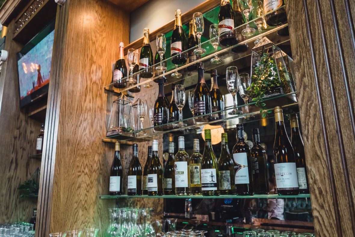 ❤ SUPPORT LOCAL BUSINESSES ❤

Hi all, during this tough time we are encouraging everyone to support their local businesses.

If you're looking for food and drink we are now offering a TAKEAWAY FOOD &amp; BOTTLE policy for all our customers.

Read more here:
pottingshedbar.com/news/2020/supp…