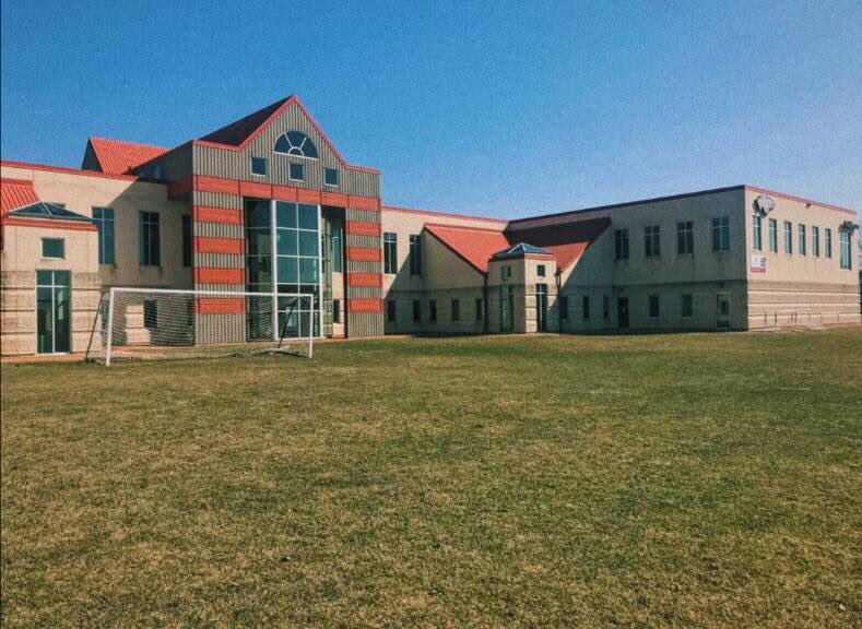 PedroDiazCSU's tweet photo. The scenic spot which I like the most of campus is the view of the main entrance. We, the soccer team, sometimespractice in the grass. That's probably why I think it's so nice… 🙄😂hahaha  #art203hunt @stritchu https://t.co/AaYyyM1kE2
