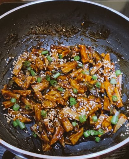 ShruthiJain's tweet photo. Satisfying exotic food cravings with delicious lip smackin home made honey chilli potato😋
#MyExperimentalCooking
#ConstructiveWFH
#MyPandemicSurvivalPlan
#makeSAPAribaIDCAwesome https://t.co/XglUYSQzEY