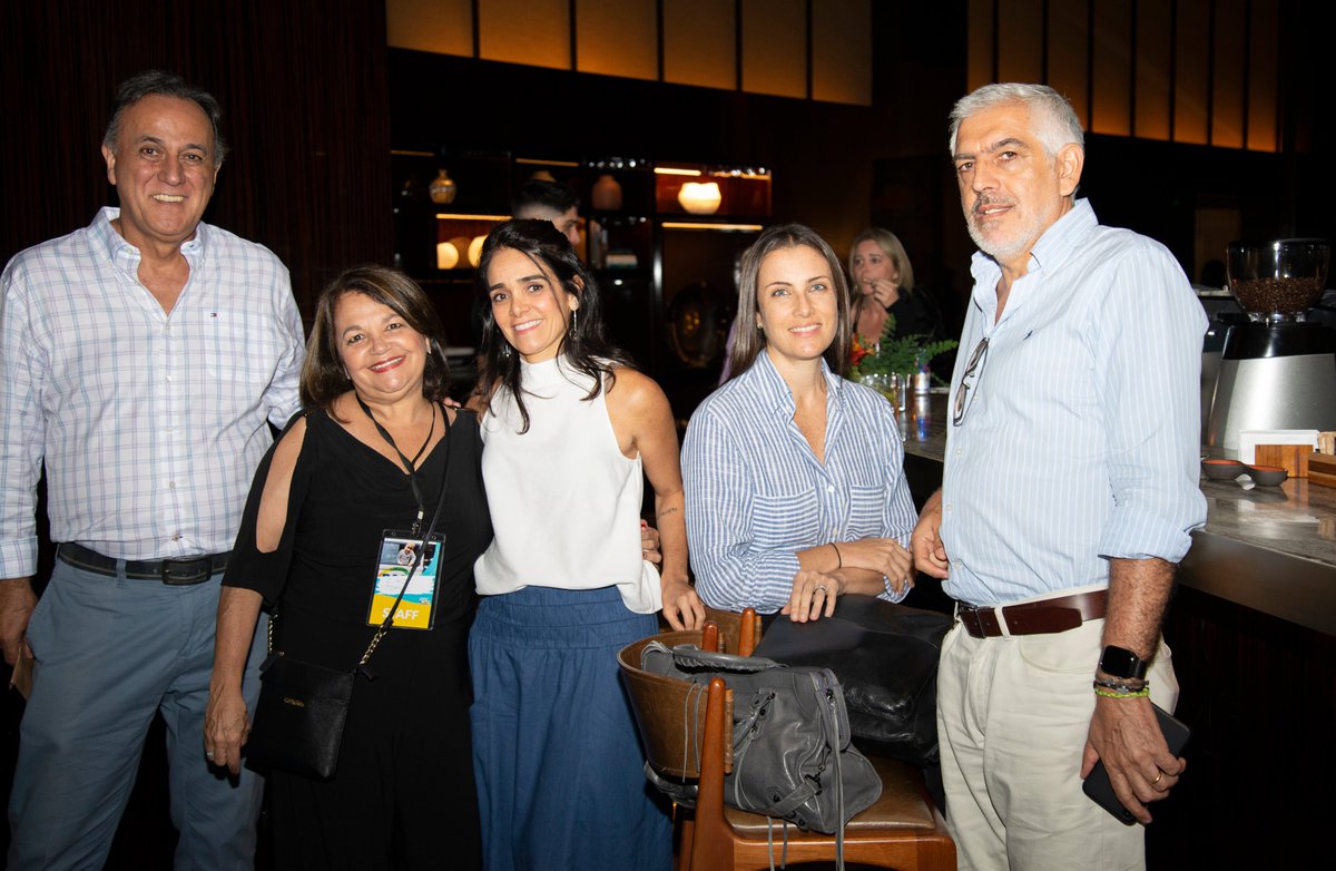 ahpas's tweet photo. #TBT: Para comemorar o #MêsDaMulher, dia 11/03, tivemos um encontro no @FSHotelSaoPaulo, com mulheres unidas pela saúde de nossas crianças. Entre os convidados, recebemos nossa embaixadora Vera Valente e nosso Mestre de Cerimônia, @cassioreis. Agradecemos a presença de todos! ✨ https://t.co/kjhLJAbwjW