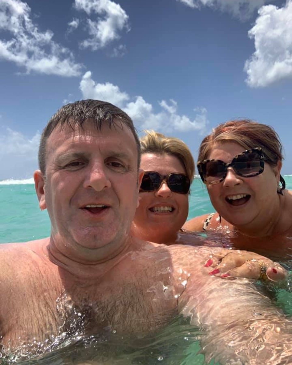 When the crew vacations...they really vacation! #BringYourCrew #SugarBayBarbados #OceanTherapy

📷<a href="/JohnCallow/">John Callow</a>