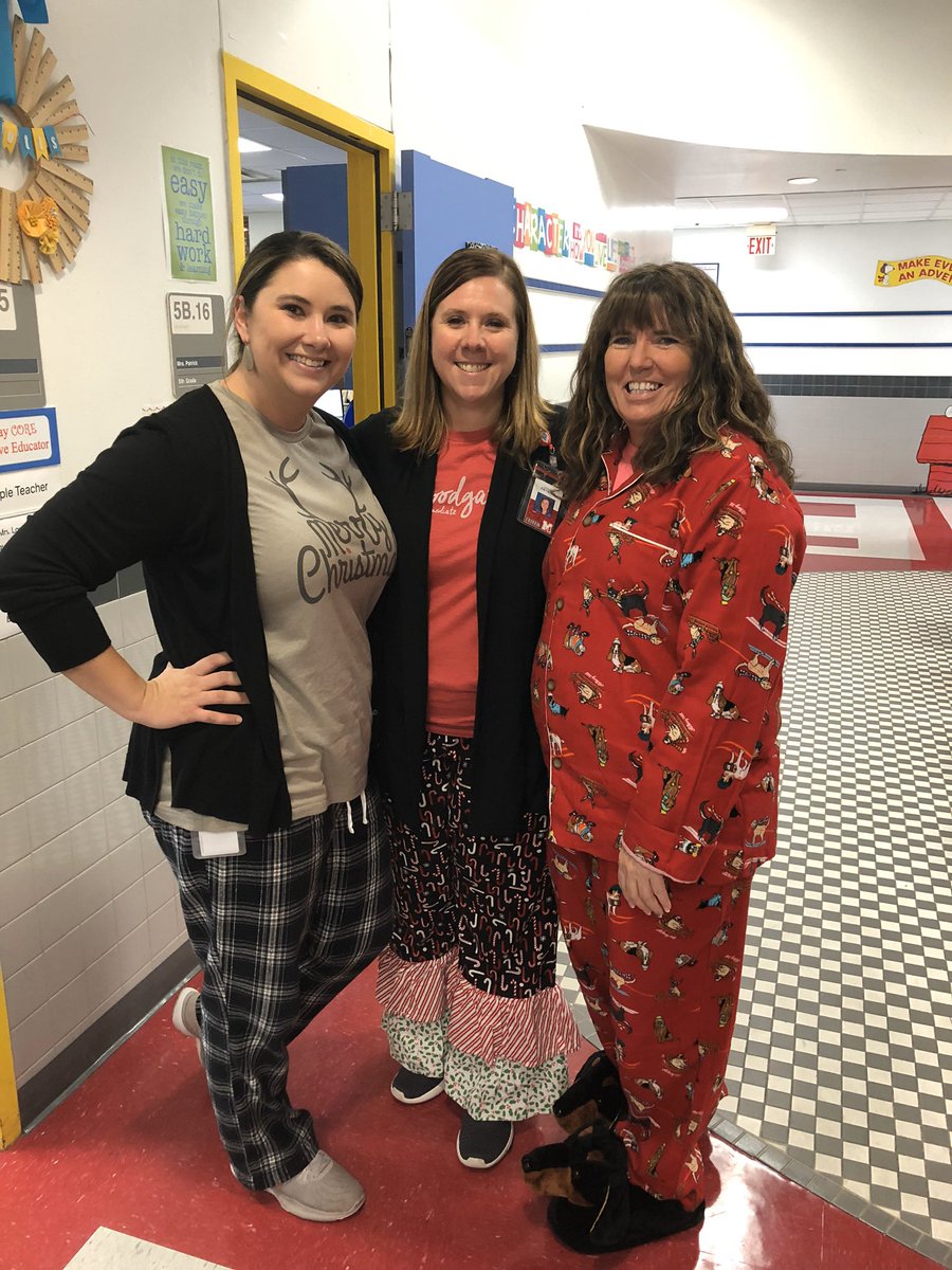 It’s pajama day at Midway (which if you know me, you know I love dress up days!!) #doxielove #tomidwayandbeyond @woodgatemisd @Ms_PottsWGI @MrsPatrickMISD