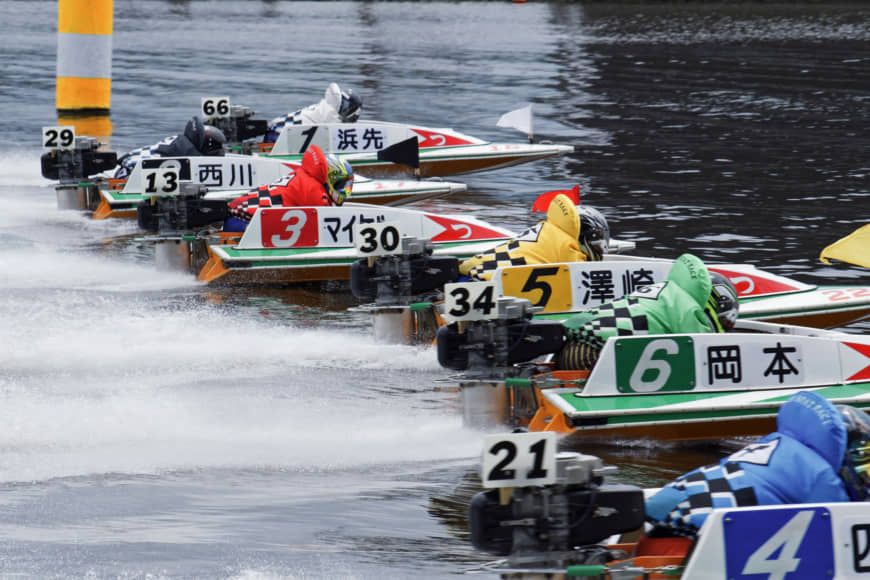 buff.ly/2INB63i Boat racing in Japan: Endearingly rubbish and genuinely dramatic.