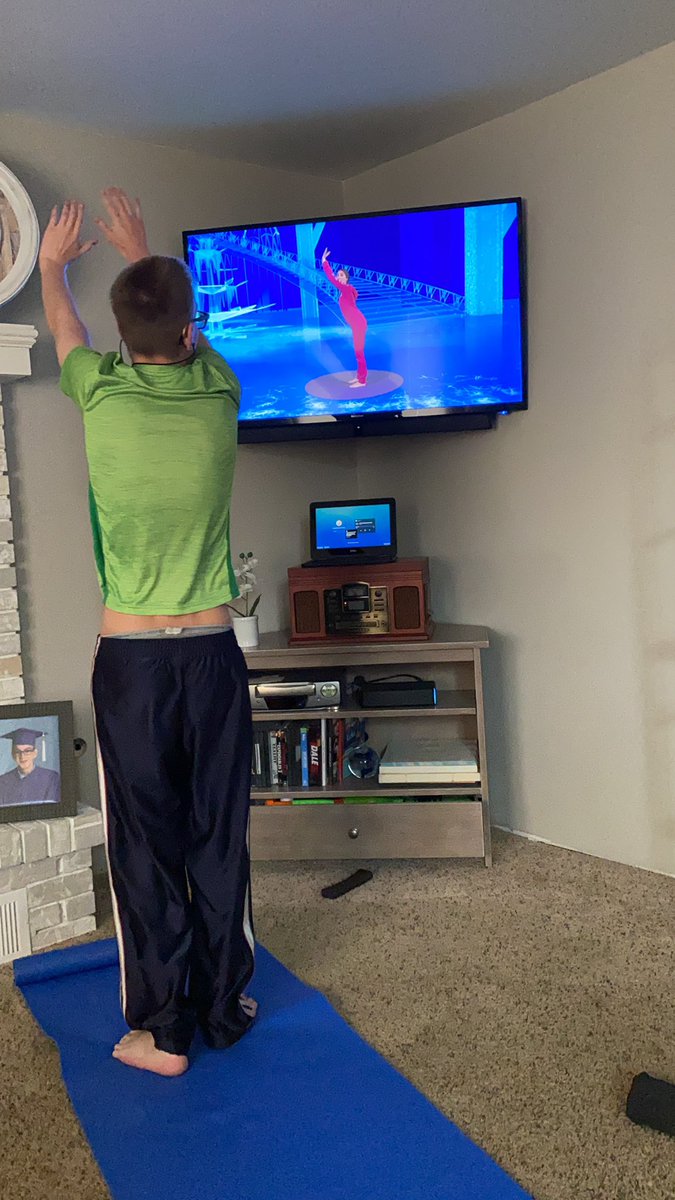 Janineneno's tweet photo. I am loving the participation from my PEOPEL students. Today was Frozen yoga with the recommendation coming from Aiden Treacy. Thank you parents and families for helping during this time @SandburgHS @kristyn_koss @jltyrrell8 @SandburgPE #eliteparents #teamwork https://t.co/OXRya1IvxH