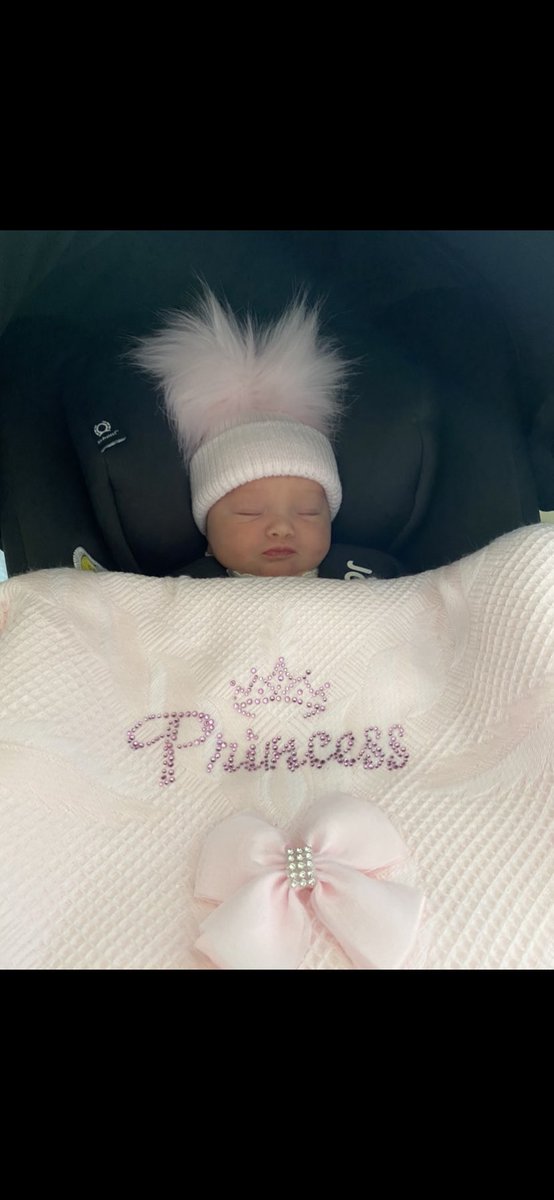 _chloefoster's tweet photo. Everyone meet Aria Helen Foster ☺️☺️born 18/03/2020 12:45AM weighing 7lbs 10oz. words can’t describe how perfect she is and how much i’m in love with her already💗she’s just absolutely amazing and wouldn’t change her for the world. https://t.co/7if1hC4ePE