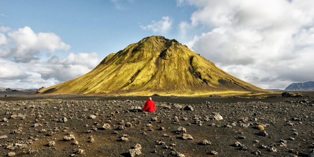 The pictures and books of @matthieu_ricard are inspiring us for our peace of mind and a source of happiness. Tomorrow is the International Day of Happiness: Let's celebrate together! 
#Altruism #Nepal  #InternationalDayOfHappiness
