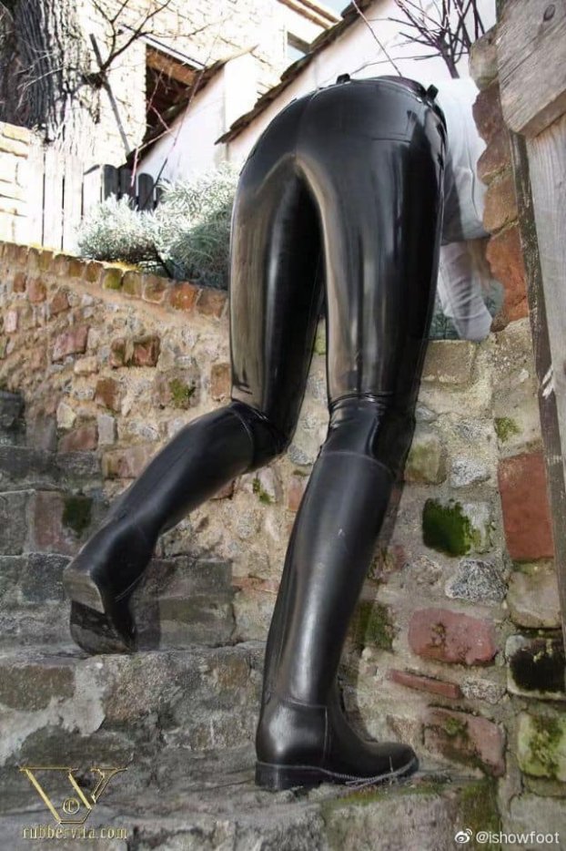 #ridingboots #latexbeauty #latexmode #latexpants