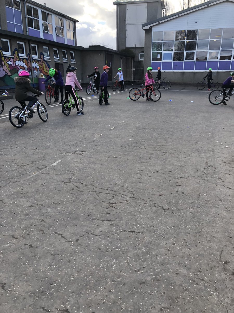 beanxmissrisk's tweet photo. Using our pedals and brakes safely. #BPSBikeability https://t.co/OhAFubDYVf