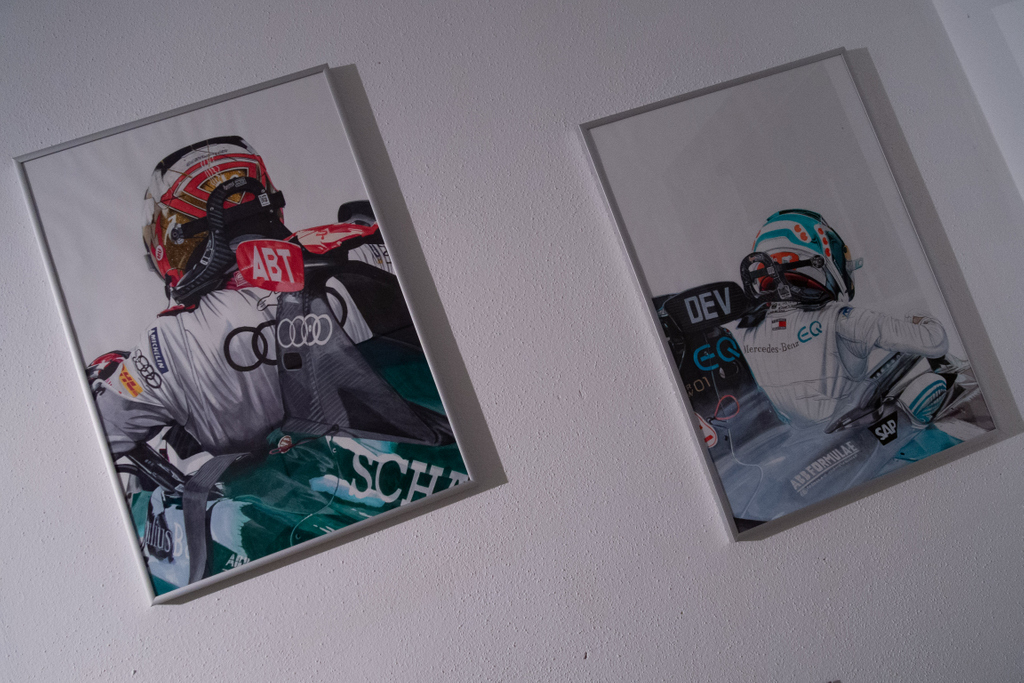 Different #Throwbackthursday this time😁
The new @nyckdevriesfound his new place next to the older @Daniel_Abt #drawing 😁 so 3 of my 5 planed @FIAFormulaE drawings are done🤗

@MercedesEQFE @eFORMELde #wedrivethecity #drivenbyEQ #art #ABBFormulaE @FormulaEZone