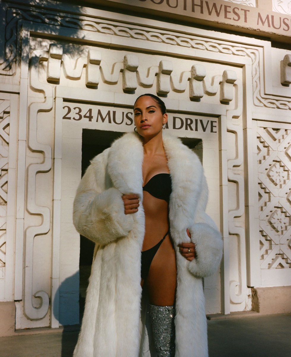 snohaalegra's tweet photo. Don’t be sorry just be careful baby, you know my heart is fragile... https://t.co/dfhQDgCfWX