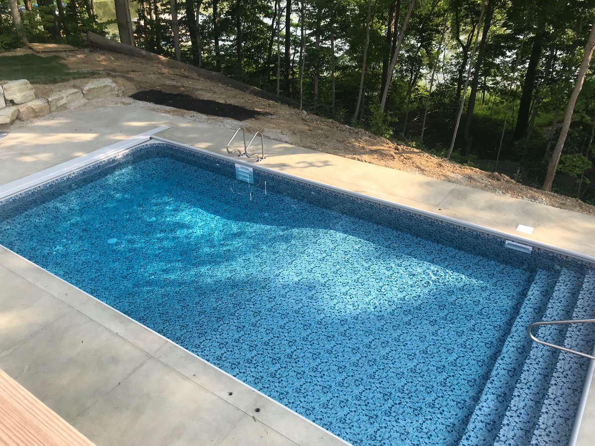 GLIPools's tweet photo. #MakeoverMarch #TrueStoneThursday Another day, another amazing pool, another moment for positivity! Check out this TrueStone Pearlstone liner - love the full step too! Modish Pools  Awesome job! Can't wait to see Summer 2020! #glipools https://t.co/8zcV0tpGbp