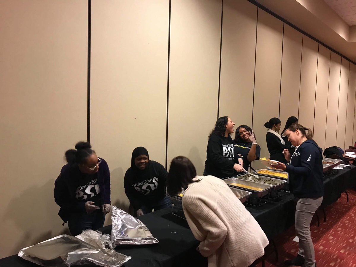 GeovanniNR's tweet photo. Events like this and many others allow our @stritchu community to interact and exchange knowledge of different cultures among one another and ultimately bringing us all together to be a strong community on and off campus #art203hunt https://t.co/ZSWBC6JCYd