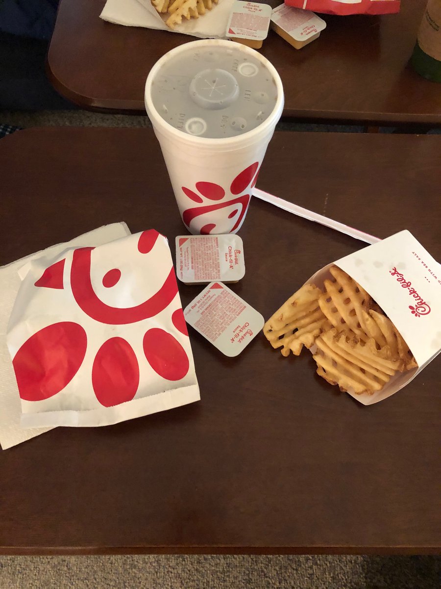 Steph_Swieca's tweet photo. First @ChickfilA while isolating, but meal 7 of #CFAFirst100 , thanks for the crew at Norridge Chick-fil-A for still serving through the drive through! https://t.co/E3ZJp1NCW8