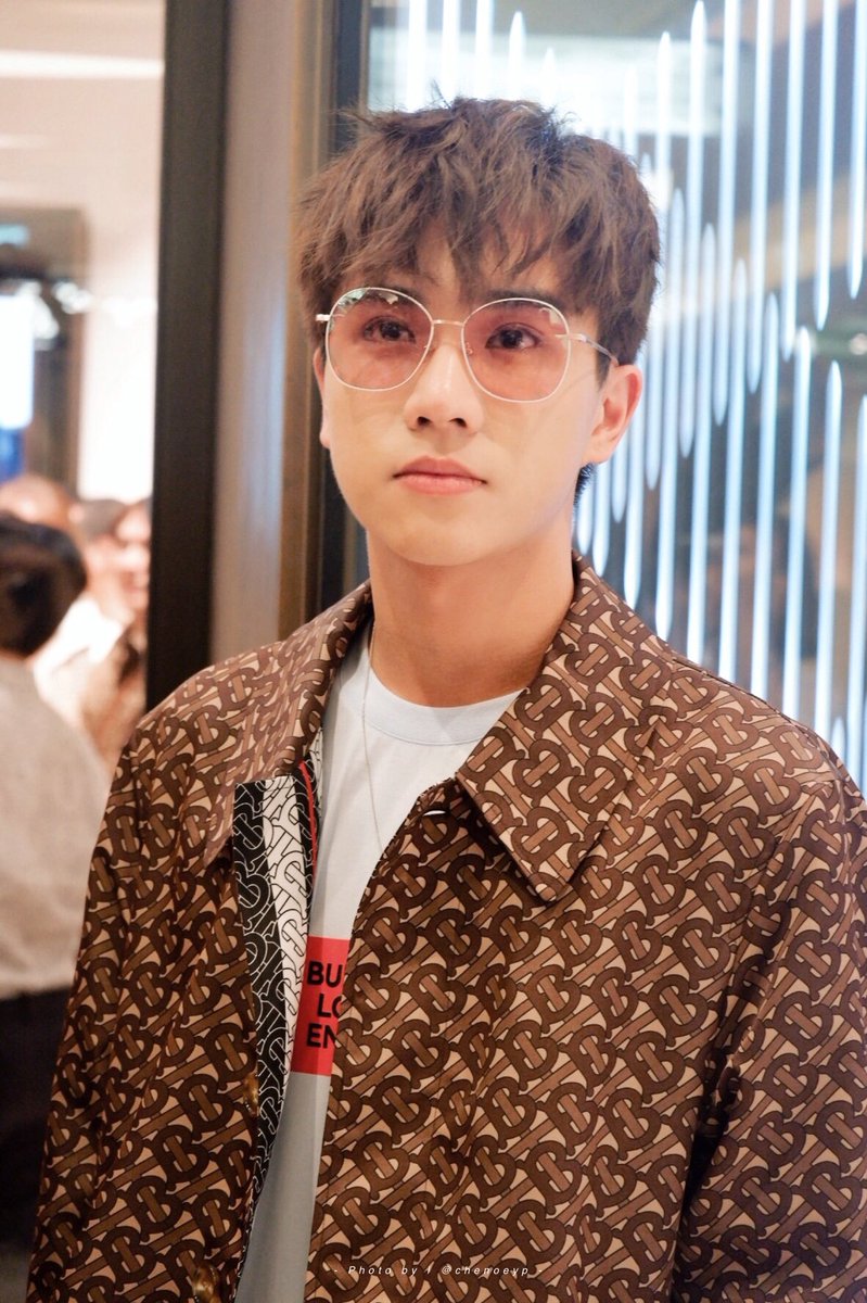 hmmapf's tweet photo. Close your eyes, make a wish, blow out the candles, and eat the cake without forgetting me. My dear Perth wish you a happy birthday, every minute, every second, every day, every year and everything goes well
🖤TigerDragonGang❤️
cr：Logo-PerthSaintChinese
#PERTHsDay19th https://t.co/UlLXLes42o