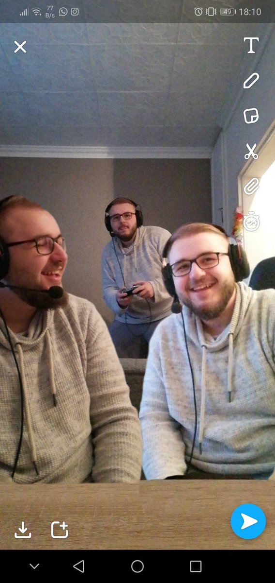 BaricardoMTS's tweet photo. @G2_Sua Me and the boyz playing together while we're in quarantine. https://t.co/9Z9Wk5QDNP