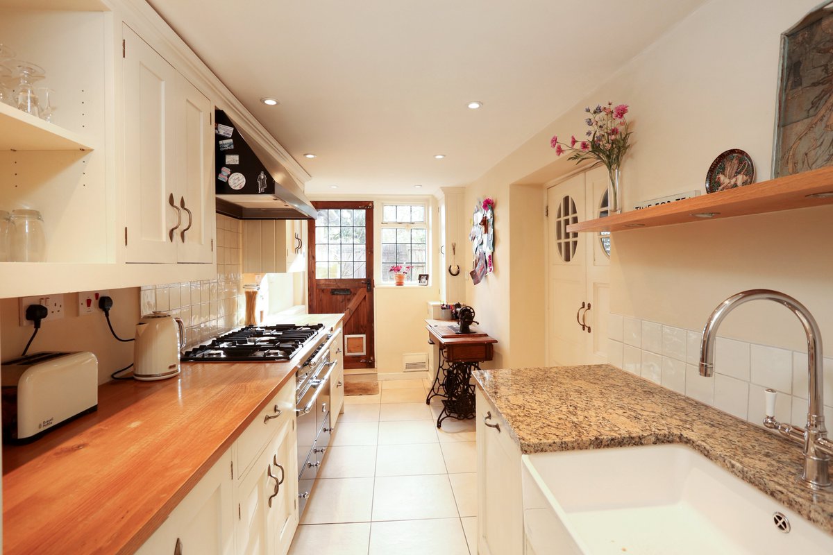 Hamptons Liphook tweet media