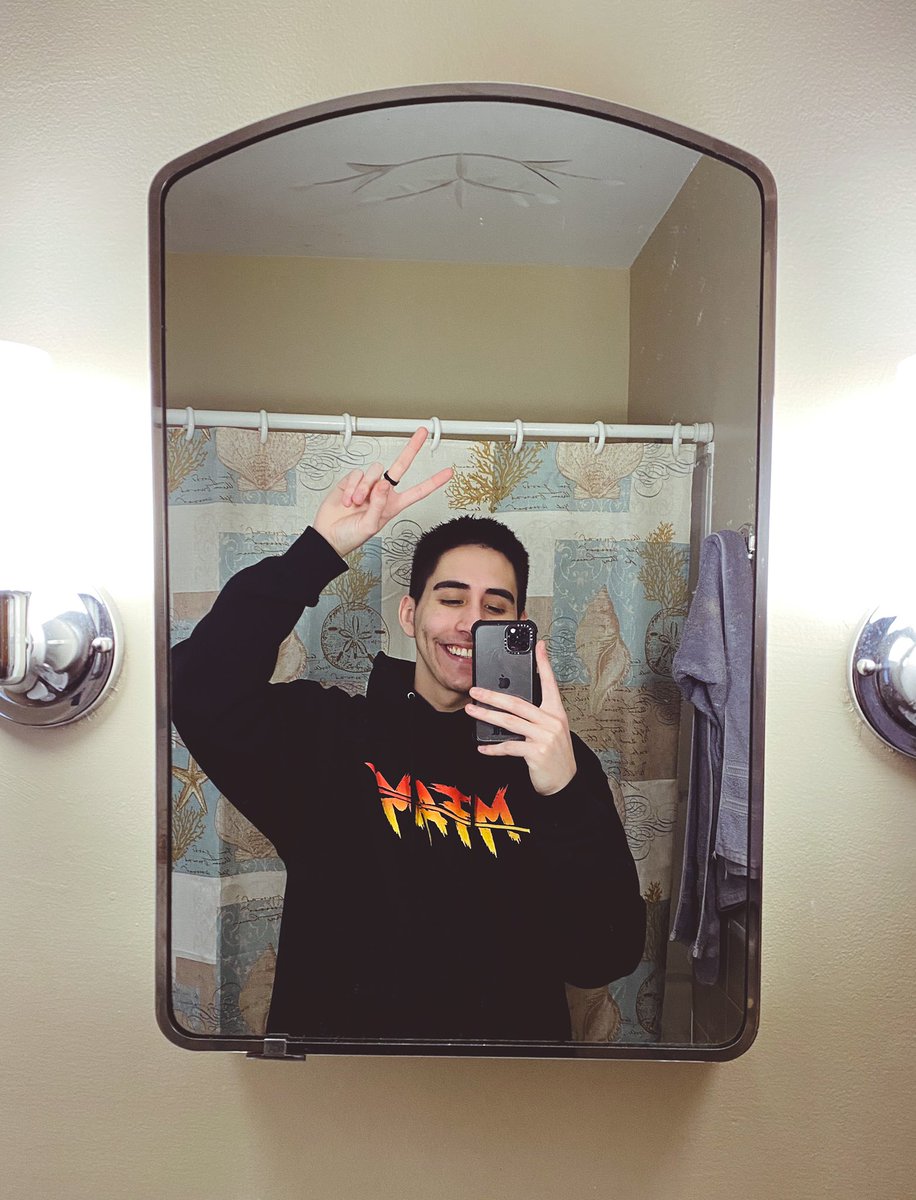 ERICTHEINVENTOR's tweet photo. got my merch the other day, cant even lie, been in the hoodie & sweats 3 days straight MFAM quarantine mode. collections growing, love ya brother @NICKMERCS β€οΈπ»
#MFAM #EmberCollection https://t.co/TpR8AYPuQ0