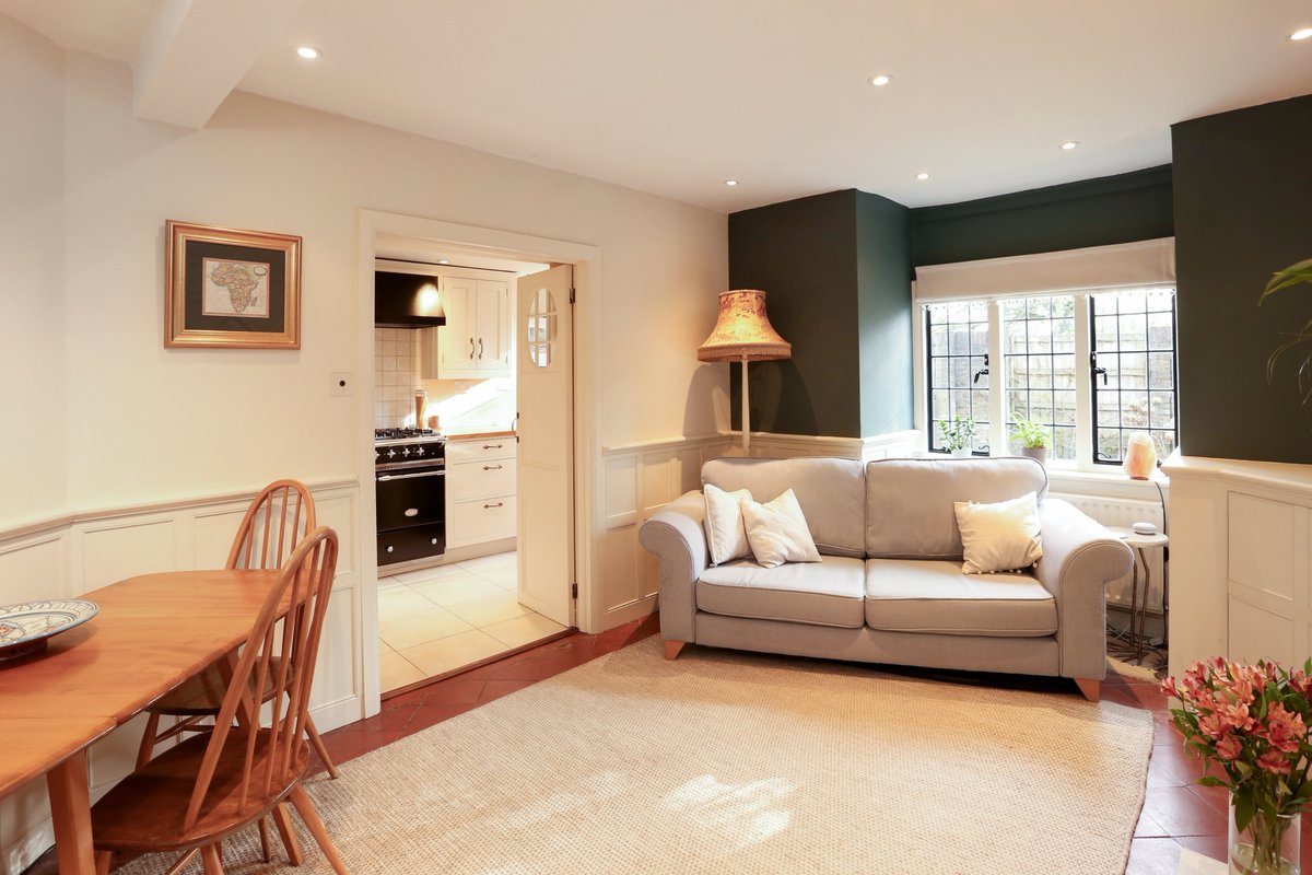 Hamptons Liphook tweet media