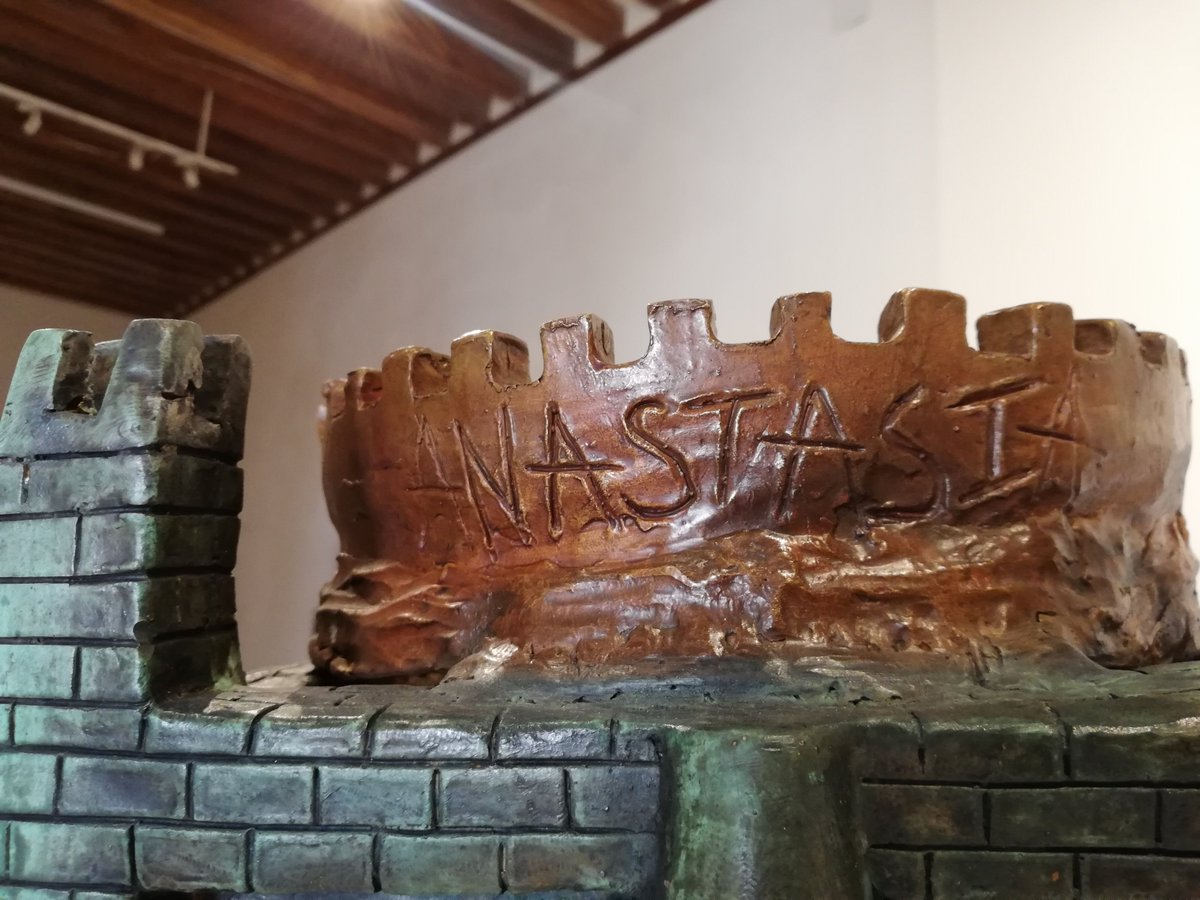 casadelaciudad's tweet photo. Exposición #CiudadesInvisibles
"Anastasia" de Rodrigo Calderón.
"Tambaleándose bajo su propio peso, la ciudad errante de Anastasia deambula sin descansar de deseo en deseo..."
#RecorridoVirtual #ExposicionesCDLC https://t.co/Uj2mQJVyWD
