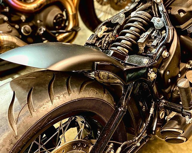 rocketbobs's tweet image. first fitted Voodoo fender kit for M8 Street Bob (with 200 tyre) available now in three fender heights: slammed, mid (pictured) and Club Style. also three fender lengths available. email now info@rocketbobs.biz #milwaukee8 #streetbob #dynafenderkit #harl… instagram.com/p/B97EF-rBsjs/