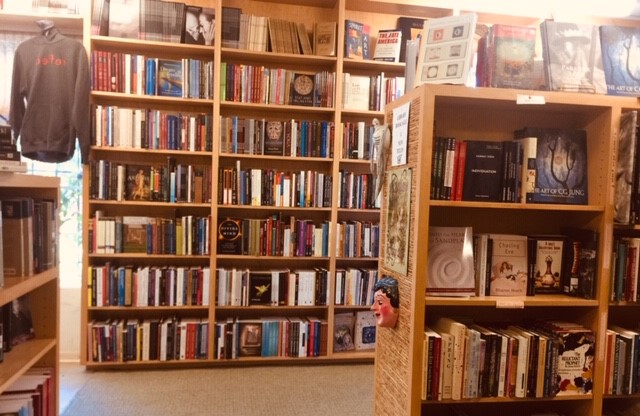 cgjunginla's tweet photo. While our physical doors may be closed, our online shop is still open to help fulfill all of your reading-based needs. Whether you're looking for something new or using this time to revisit old favorites, we have something for you! https://t.co/PdwHGro3mN https://t.co/tThgWpXriP
