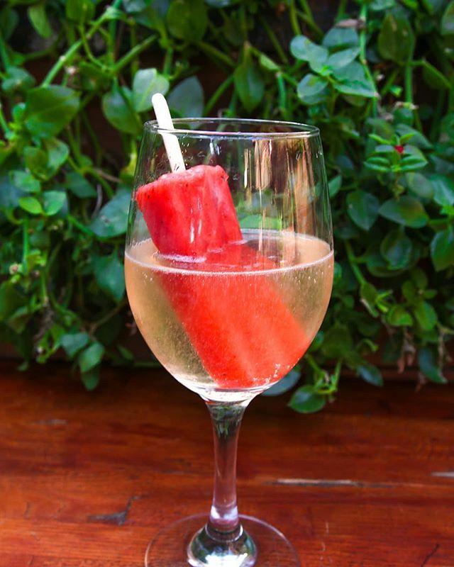 maderakitchenla's tweet photo. We like to be creative with our mimosas. https://t.co/y8xTOK375i https://t.co/AwlsvdcRM4