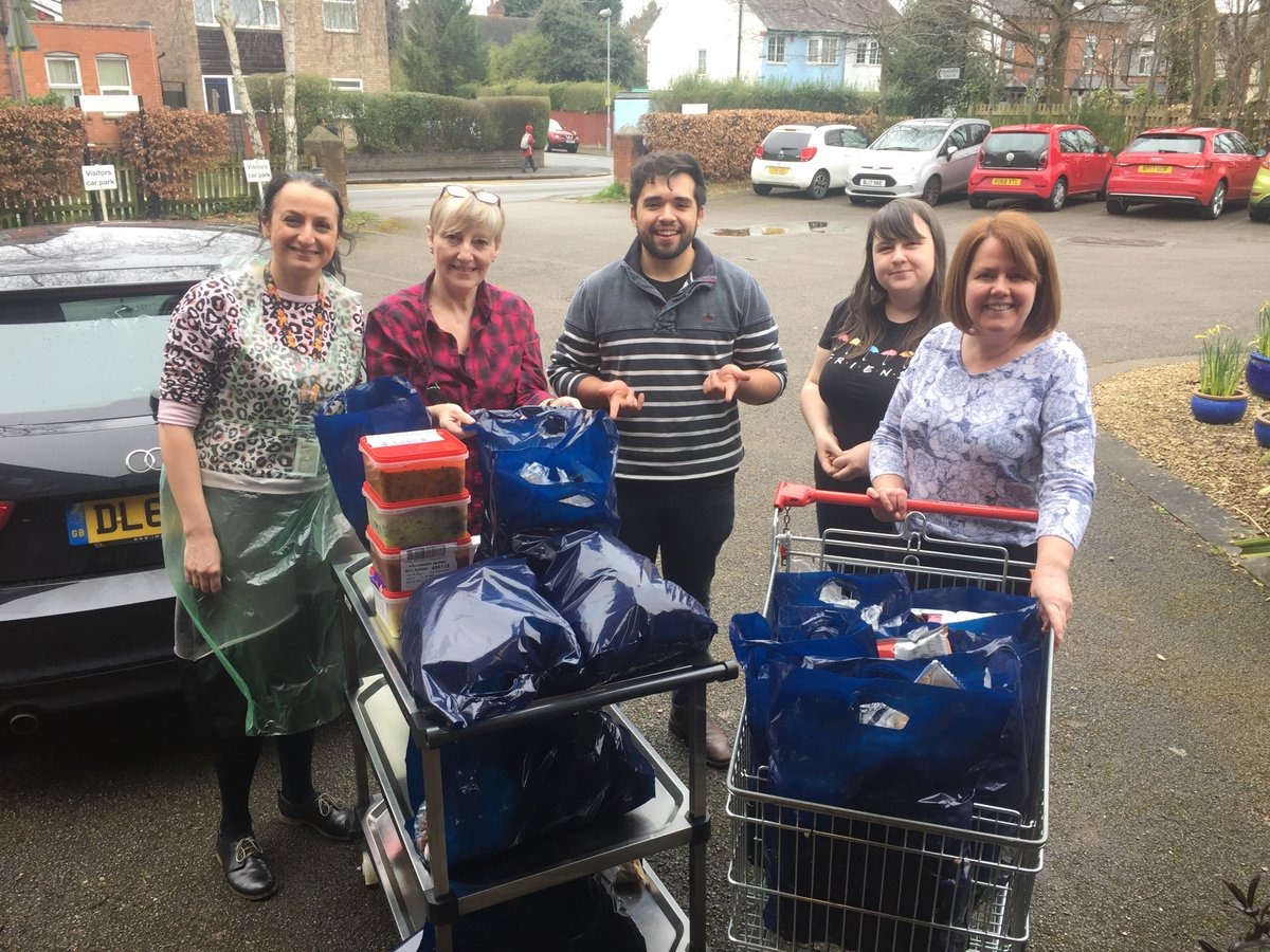 AcornsHospice's tweet photo. Thank you so much to @TRJFPCentral and @FCBLongbridge for your kind food donations for our families who are struggling at this time. 

More than ever we need to all look out for each other 💕

#coronavirus #isupportbirmingham https://t.co/4igeUiU58r