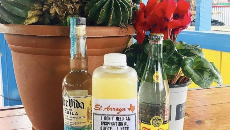 TXRestaurants's tweet image. BIG WIN for Texas restaurants: Alcohol can now be sold curbside!! This will greatly help restaurants bring in more revenue during these tough times. Find out more information on our blog: txrestaurant.org/news/texas-res…