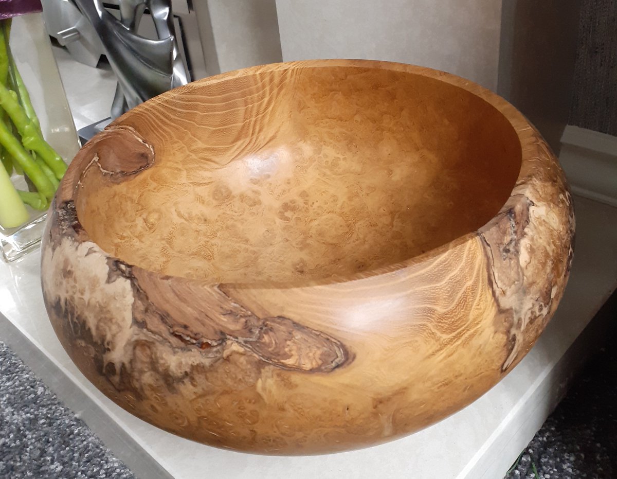 #twittersisters Thougfht I'd share Paul's latest piece of wood turning with you. I think it is so beautiful - not going to sell it - alternatives in our store. !etsy.com/uk/shop/HeCraf…
