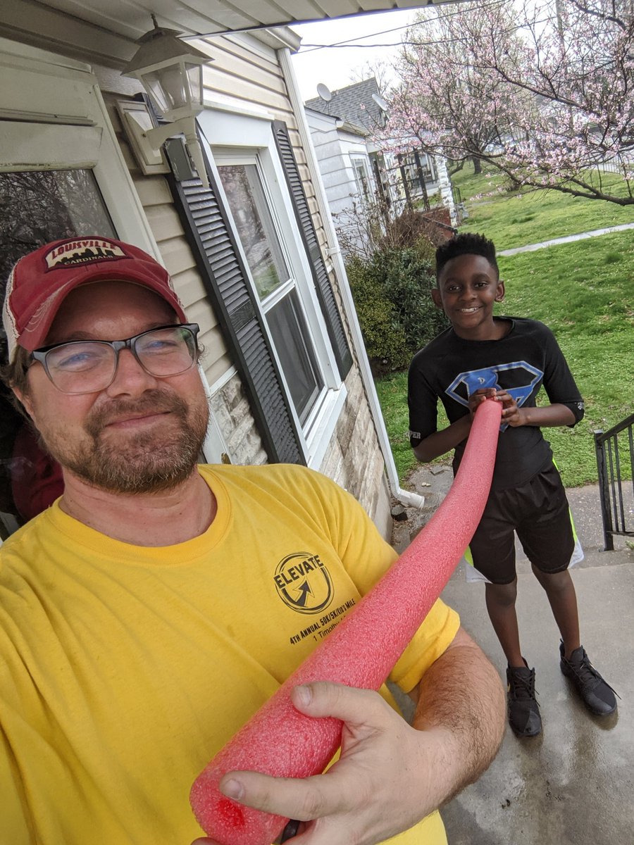 elevate247's tweet photo. Checking in on some of our mentees, encouraging friends &amp; delivering meals/snacks whole maintaining social distance Elevate style. #ExpandTheImpact #LoveGod #LovePeople #LoveWins #LoveTheVille https://t.co/8rmR1veR6B