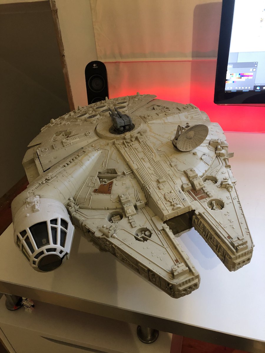 I don’t need TWO Millennium Falcons. If you’d like a 1979 Falcon, £35 plus whatever the postage is. They need a clean and a couple of bits are missing but you can buy all parts online quite cheap. Would make a fun restoration project. Please DM if you’re interested.