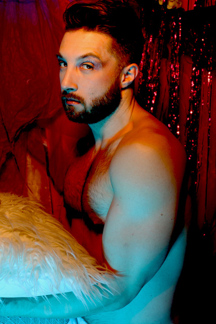 queerguru's tweet photo. Queerguru checks out new music from #queer actor/singer/writer #JackTracy who is now single & 30 and gets down & dirty https://t.co/vHDQ5DKdH0 @NecessOutlet @ilovegaymusic #lgbtq https://t.co/j24nqOEM6t