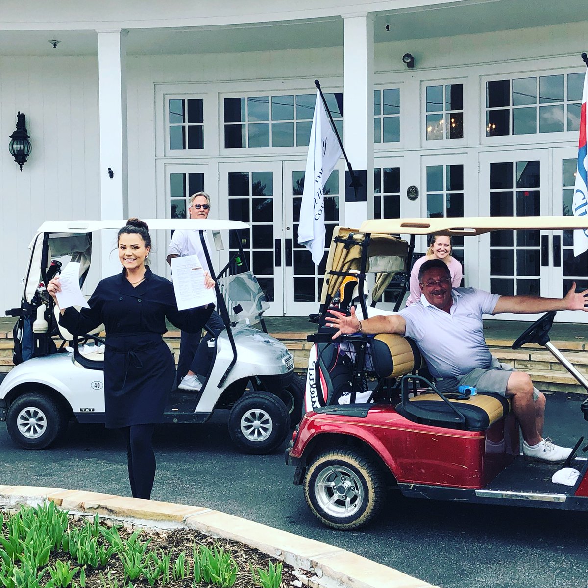 VIPSeenLive's tweet photo. Johnson City Country Club opens curbside service to EVERYONE, not just members! Call ahead to order! @johnsoncitycc https://t.co/jhH3EuqZyp