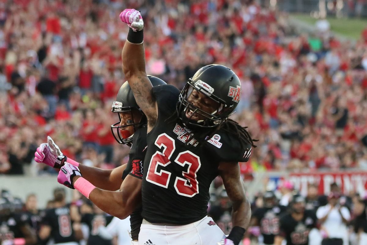 jawon_odoms's tweet photo. Blessed to receive an offer from Arkansas State🙏🏾🖤@CoachP_stAte @CoachMorriss @AStateFB @HCPatriotsFB https://t.co/MtK6l1kwe1