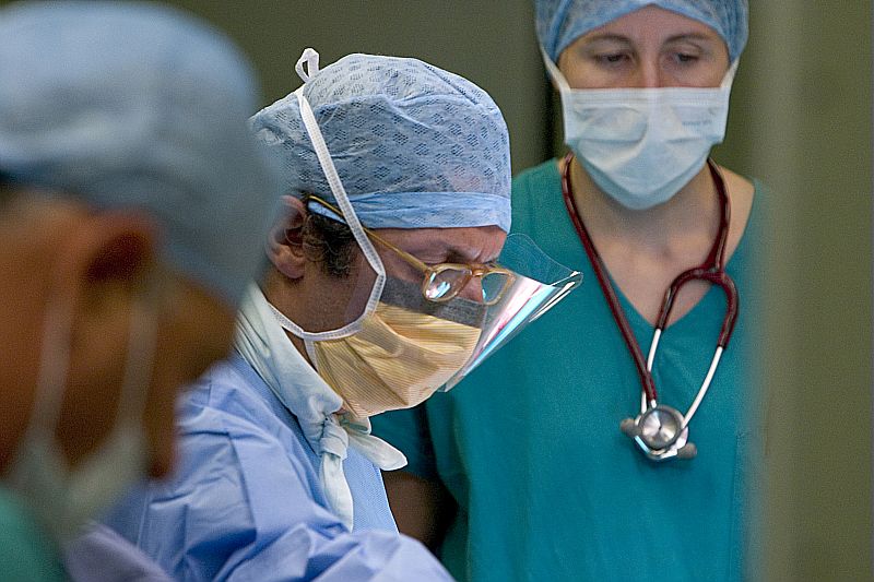 RegioneER's tweet image. #Coronavirus, 5.214 i casi positivi e 2.196 lievi in isolamento a domicilio. Salgono a 177 le guarigioni. I pazienti in terapia intensiva sono 260. Crescono purtroppo anche i decessi, che arrivano a 531
bit.ly/33tDq9t