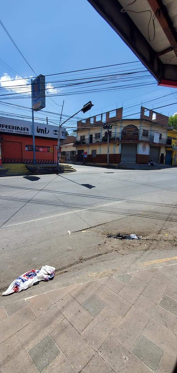 marstinidad's tweet photo. @nayibbukele asi esta mi Metapán el de hoy. Dia 1 de la infección. Mi pueblo, mi raíz. Mi gente. https://t.co/iQzJu9g8Qo