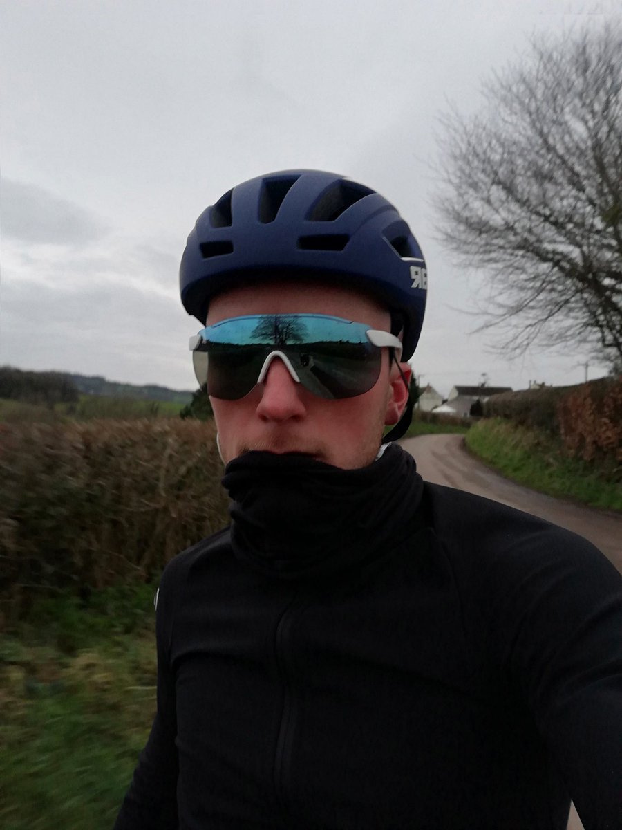 Lane hacking with the top <a href="/LimarHelmetsUK/">Limar Helmets UK</a> #albaoptics